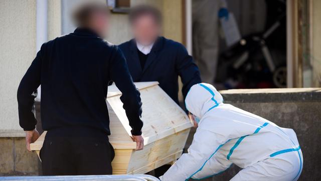 Kriminalität: Partner tötet Frau und bringt Tochter in Lebensgefahr