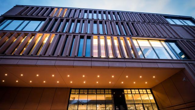 Prozesse: Schwiegermutter getötet: Angeklagter schweigt vor Gericht