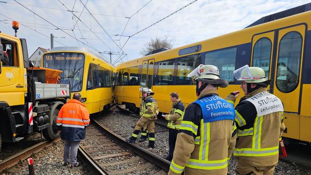 Unfall: Stadtbahnen stoßen in Stuttgart zusammen