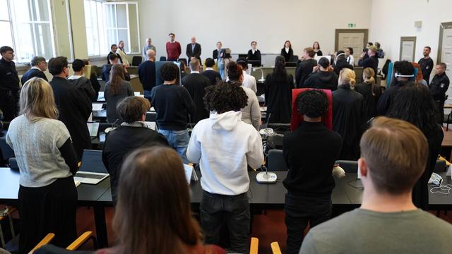 15-Jähriger wollte flüchten: Tödlicher Balkonsturz bei Überfall - Haftstrafen verhängt