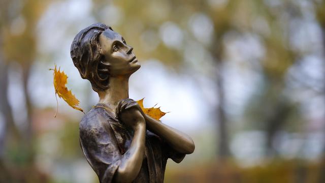 Kriminalität: Unbekannte stehlen serienweise Grabschmuck