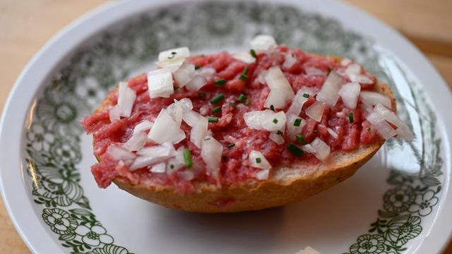 Gefahr durch STEC-Bakterien: Kann krank machen - Neuer Zwiebelmett-Rückruf bei Penny