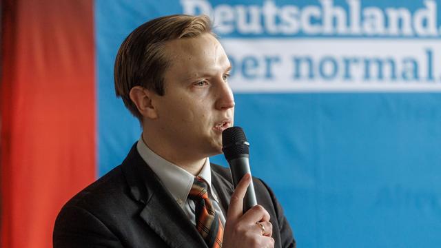 Streit mit Parteijugend: AfD-Nachwuchspolitiker Dorow kommt um Parteiausschluss herum