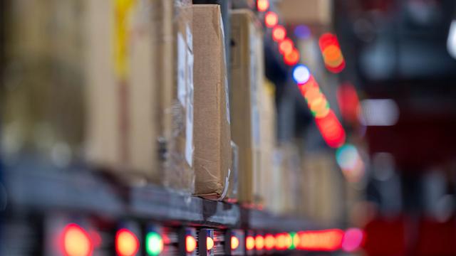 Betrug mit Rücksendungen: Betrug mit Retouren - zwei Beschuldigte festgenommen