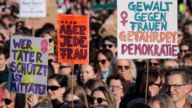 Aktuelle Stunde: Bürgerschaft fordert Schutz vor digitaler Gewalt