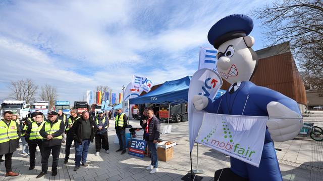 Demonstrationen: Gewerkschaft protestiert für mehr Sicherheit im Zugverkehr
