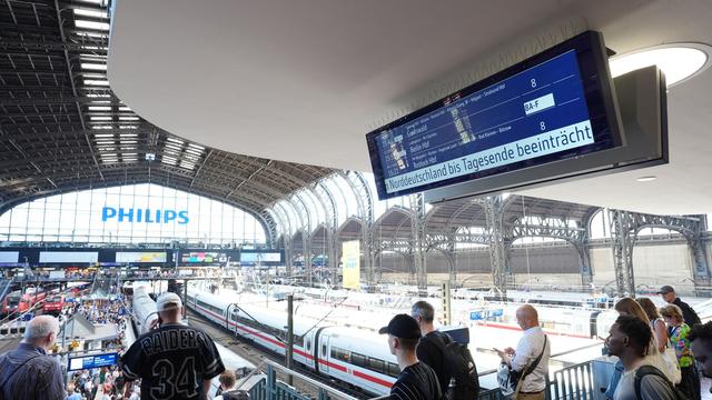 Oberleitungsschaden: Bahnverkehr um Hamburg vorerst weiter eingeschränkt