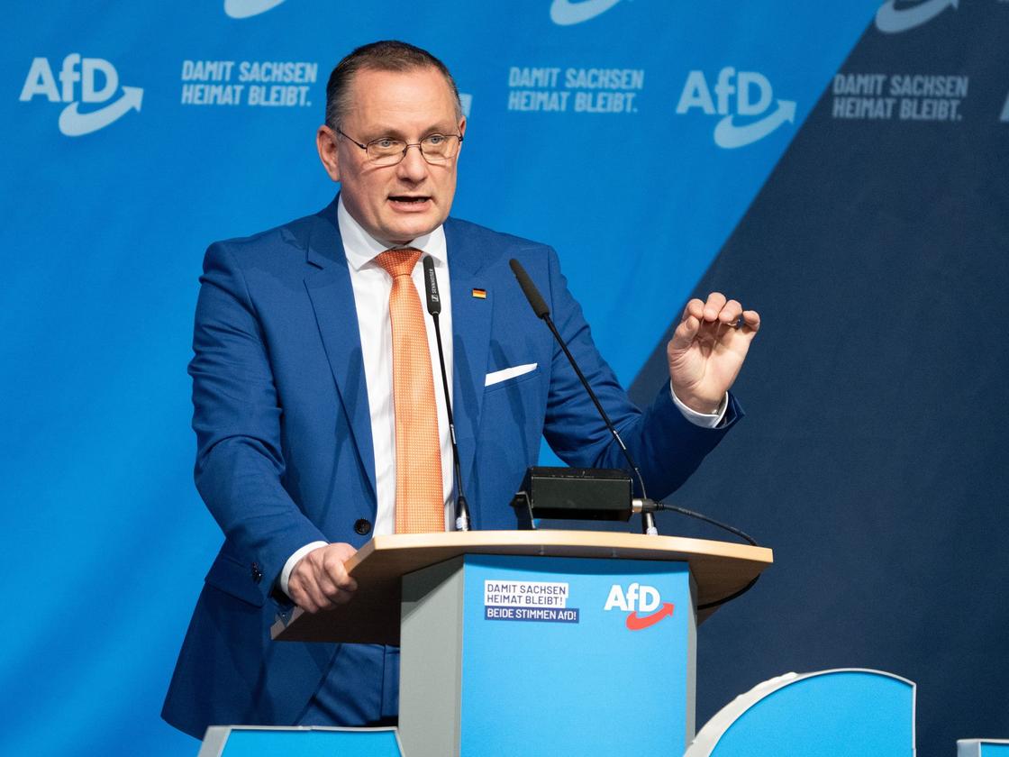 Parteitag der AfD: Chrupalla: AfD muss sich zur Regierungspartei entwickeln | DIE ZEIT