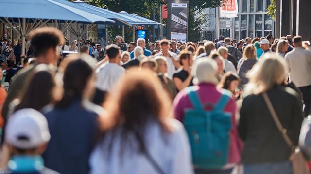 Shoppen in der City: Verkaufsoffener Sonntag lockt Besucher in die Geschäfte