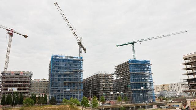 Tarife steigen zum 1. April: IG BAU: 35 Jahre nach Einheit gleicher Lohn in Ost und West