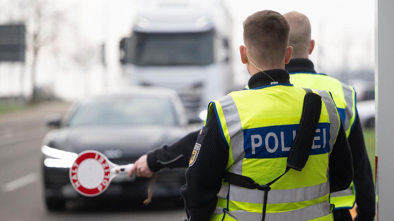 Verdacht auf Schleusung: Mutmaßlicher Schleuser fährt Kinder ungesichert über Grenze