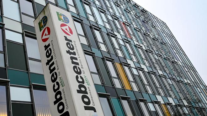 Arbeitslosigkeit: In Berlin ist die Arbeitslosigkeit im Vergleich zu Februar leicht gesunken. (Symbolbild)