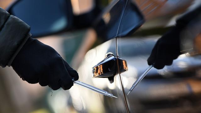 Serie in Hannover: Rund 500 zerkratzte Autos – Polizei ermittelt Verdächtigen