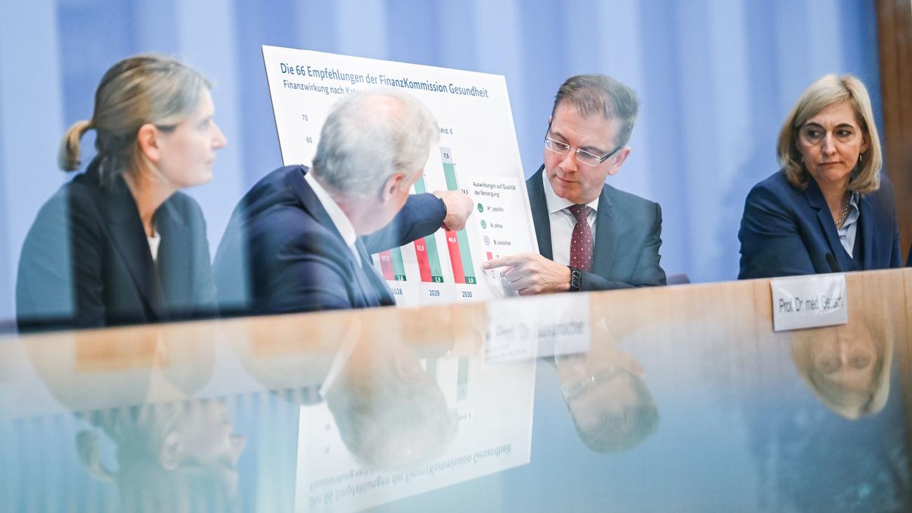 Krankenversicherung: Viel Kritik an Sparvorschlägen fürs Gesundheitswesen