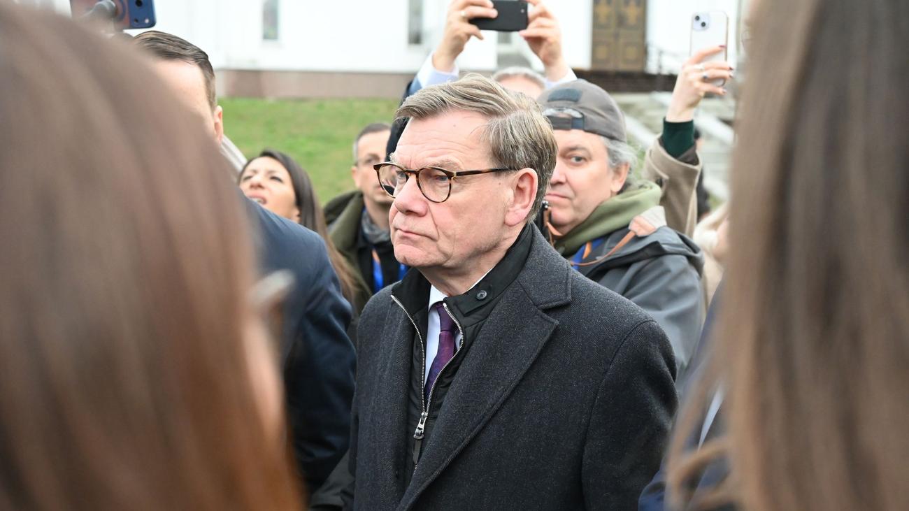 Krieg in der Ukraine: Vier Jahre nach Butscha-Massaker: EU-Außenminister in Kiew