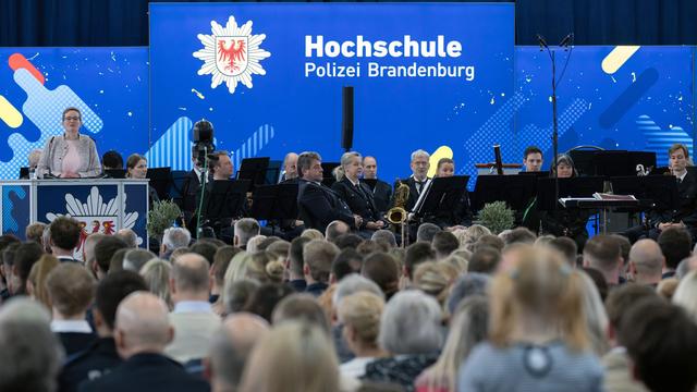 Polizeidienst: 210 neue Polizeianwärter starten Ausbildung in Oranienburg