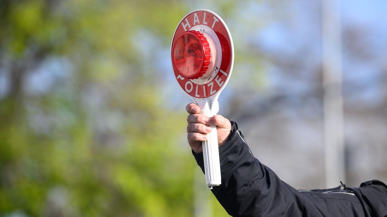 Im ganzen Land: Karfreitag: Polizei kündigt Kontrollen gegen Autoposer an
