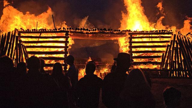 Osterbrauch: Osterfeuer lodern wieder: Wo es spektakulär wird
