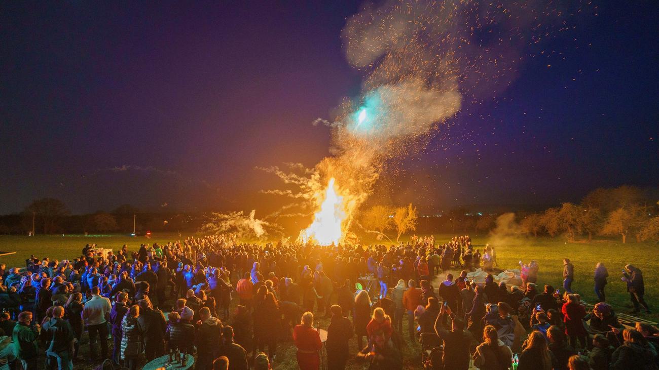 Brauchtum: Osterfeuer: So sollten Tiere und Natur geschützt werden