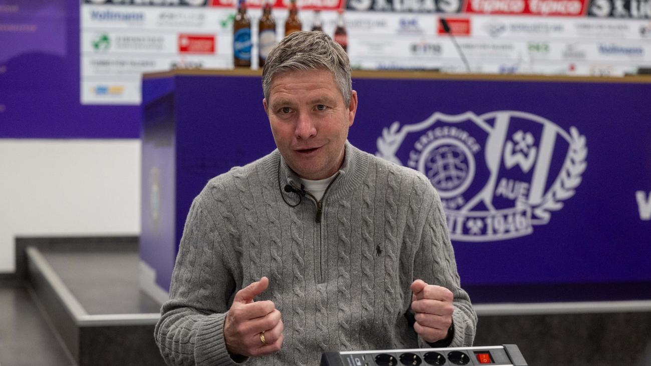 3. Fußball-Liga: Tarnat bleibt Sportchef in Aue - Ziffert als Scout zurück