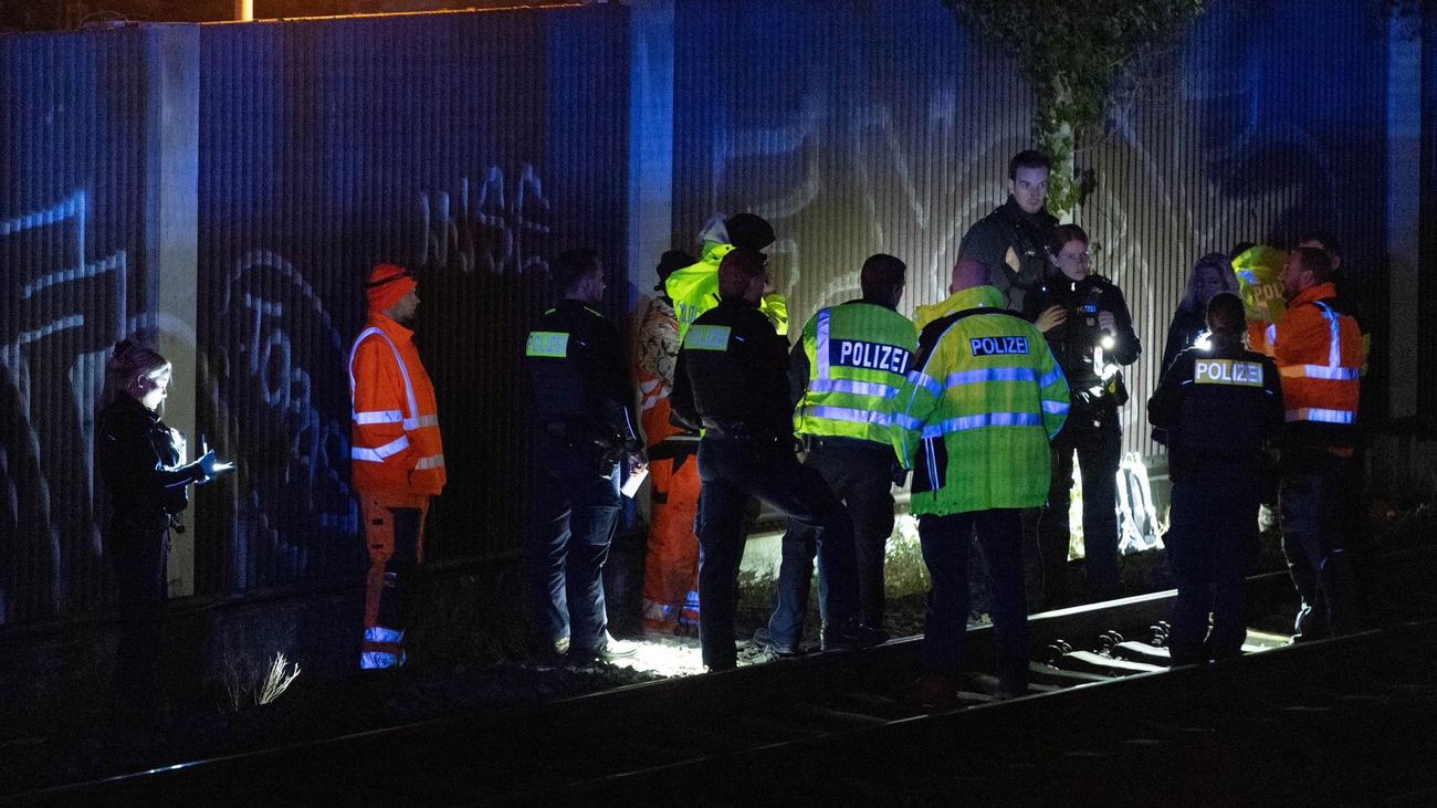 Vom RE erfasst: Gleisarbeiter bei Bahnunfall schwer verletzt