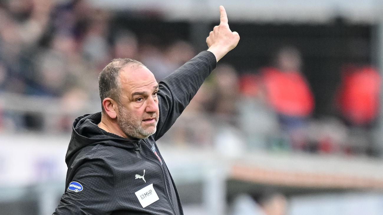 Fußball-Bundesliga: Heidenheims Schmidt wünscht sich Saison-Krimi