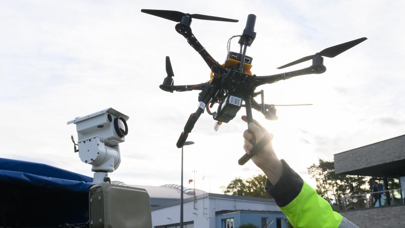 Innere Sicherheit: Innenministerin lehnt Abschuss von Drohnen ab