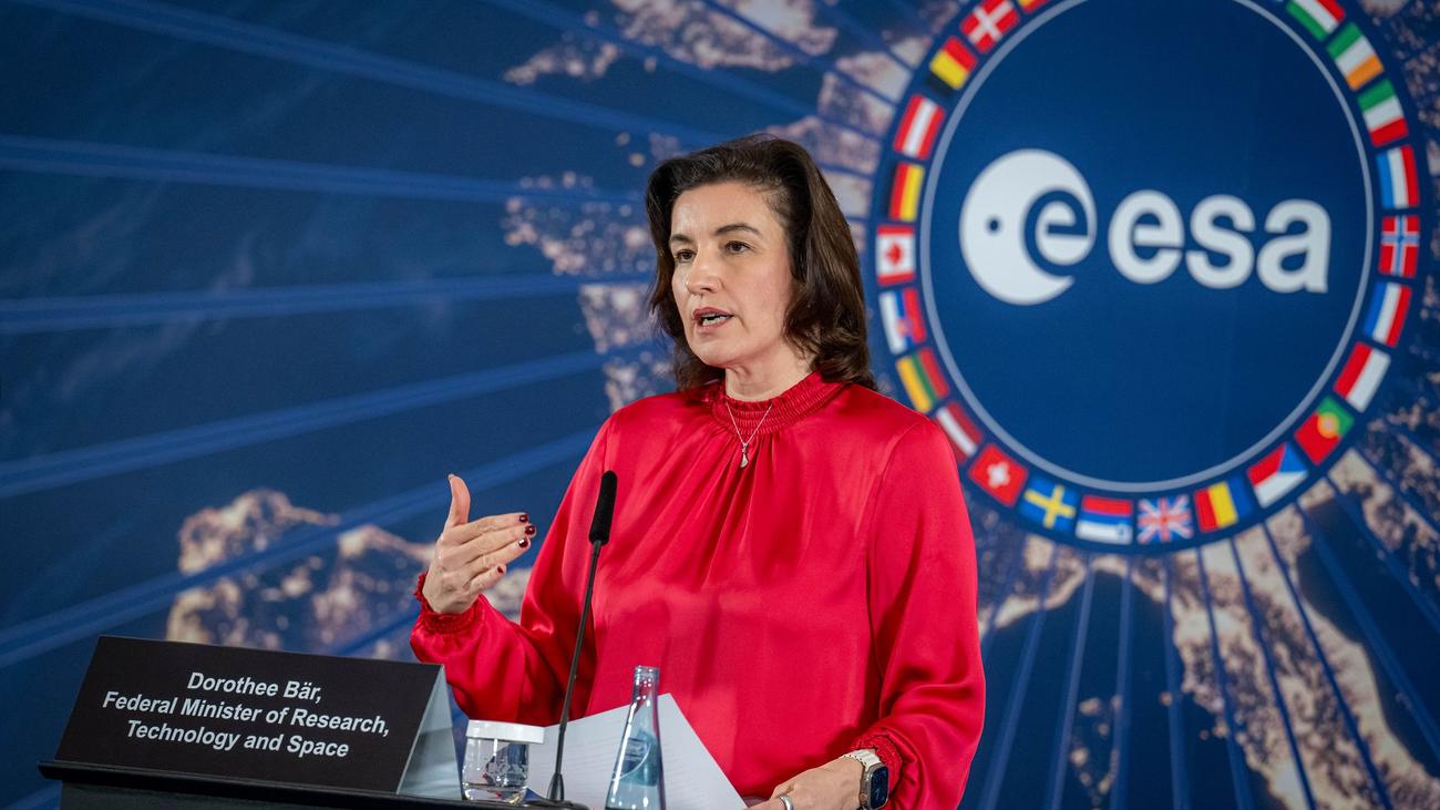 Raumfahrt: Raumfahrtministerin zu Mond-Mission: Deutschland mit an Bord