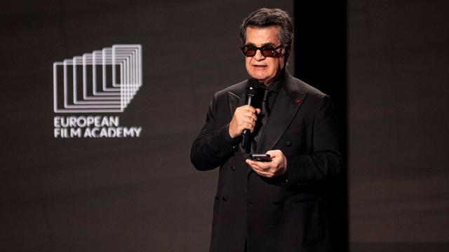 Riskante Rückkehr: Regisseur Panahi trotz Haftdrohung zurück im Iran