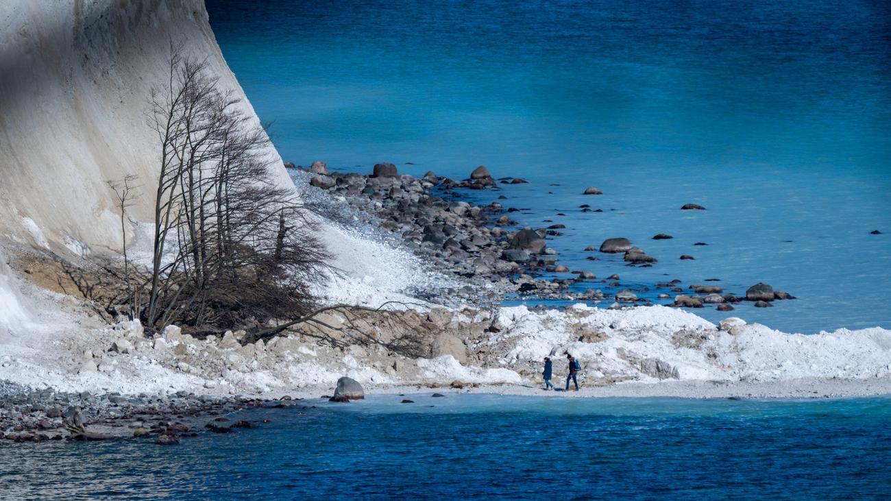Natur: Umweltminister Backhaus warnt vor Gefahren an Steilküsten
