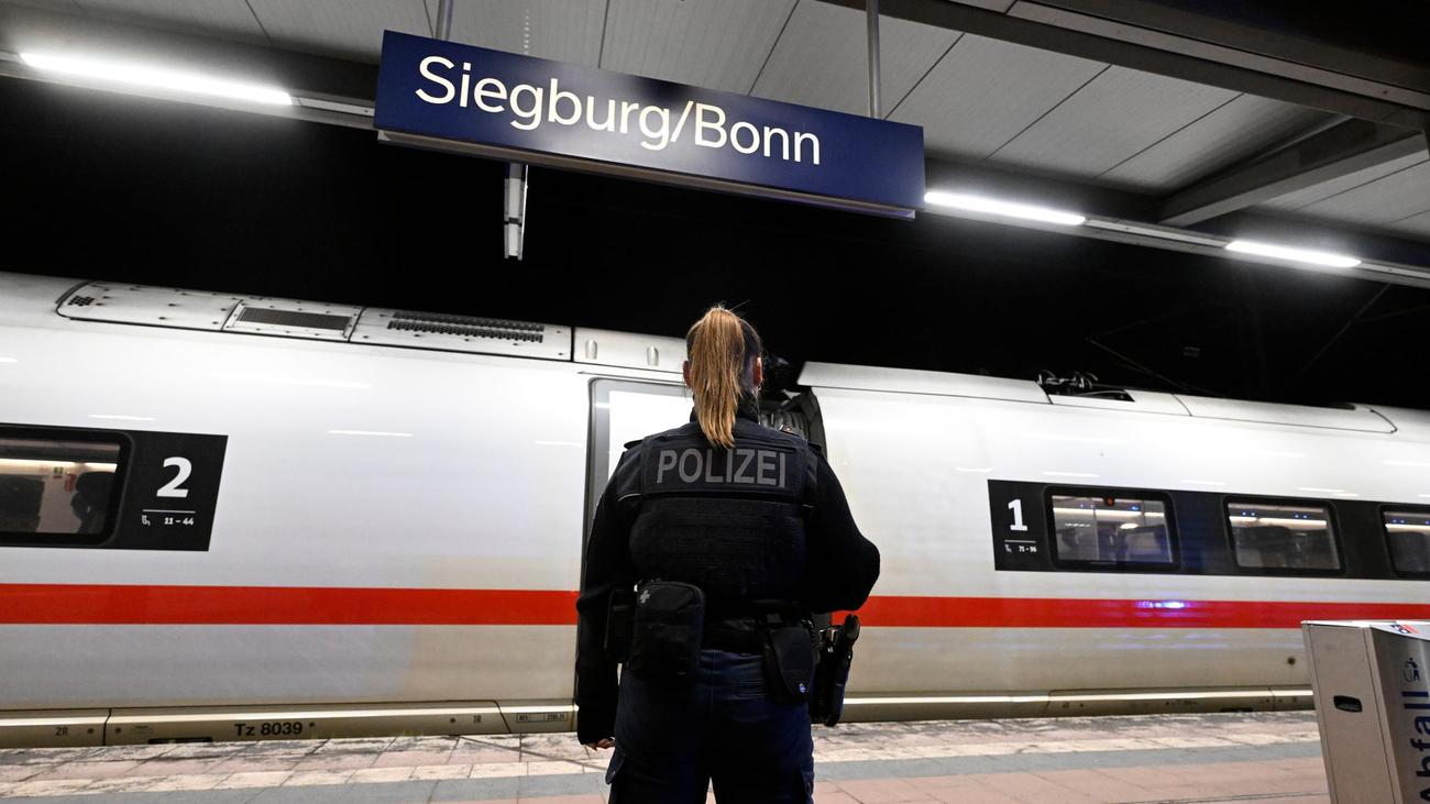 Großeinsatz: Mann droht in ICE mit Anschlag - 12 Leichtverletzte