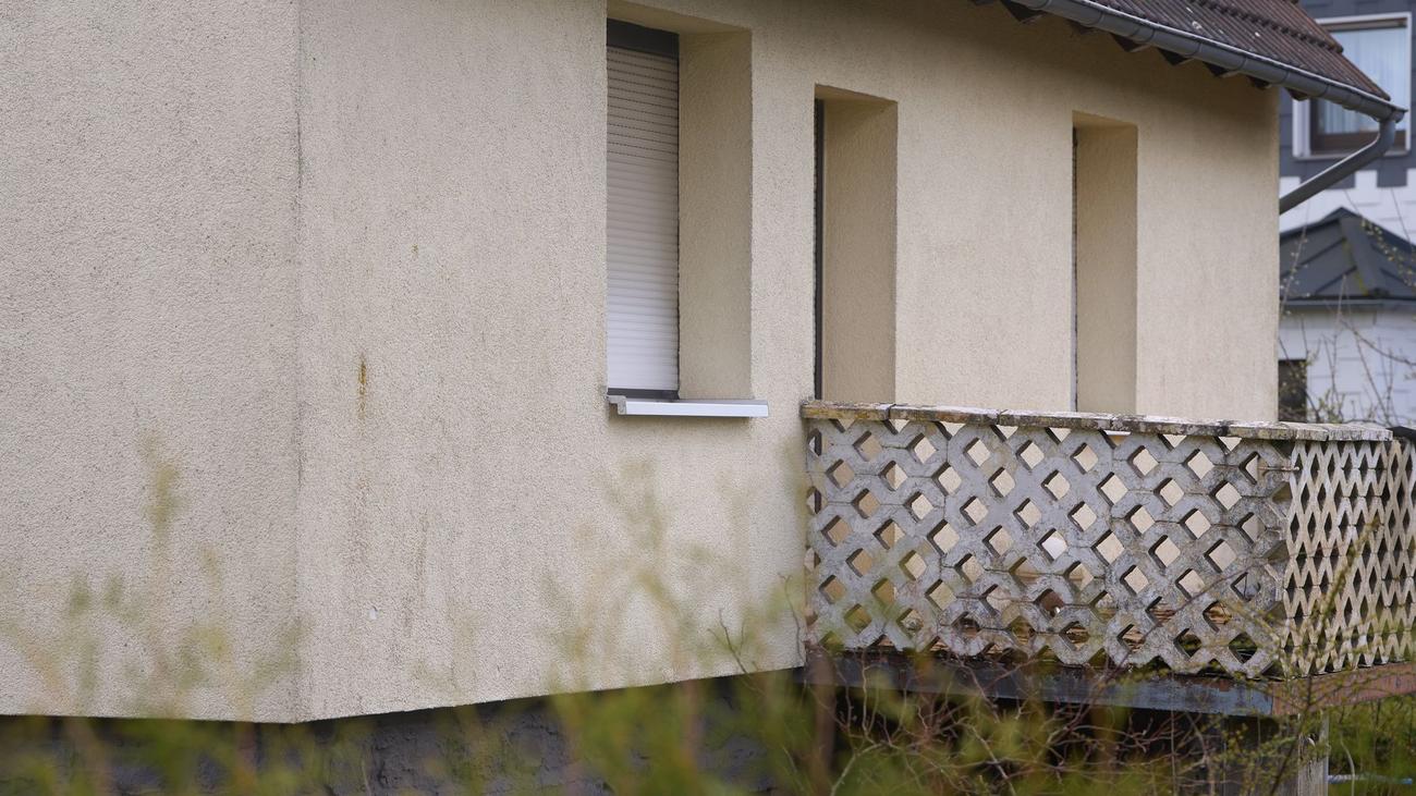 Ein leeres Haus: Nach Dreifachmord: "Weitefeld hat weitaus mehr zu bieten"