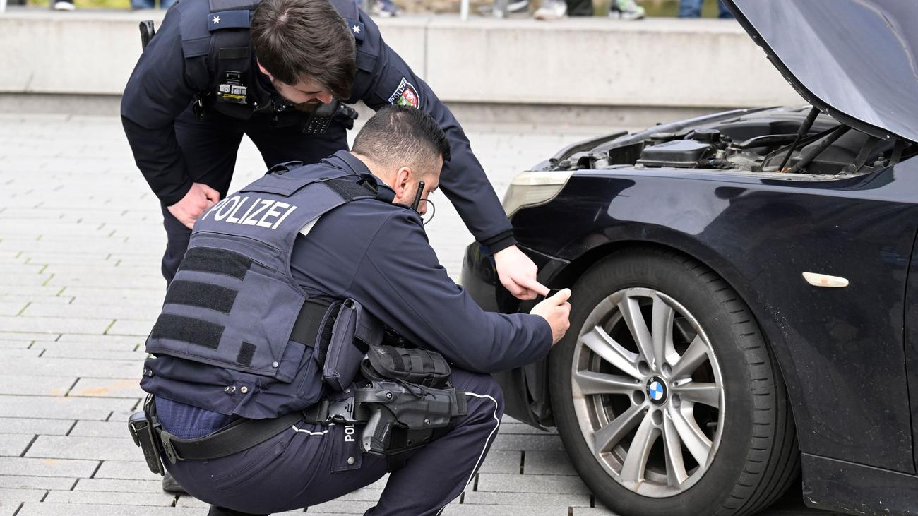 Treffen der Autotuning-Szene: Polizei kontrolliert Autos anlässlich des "Car-Freitags"