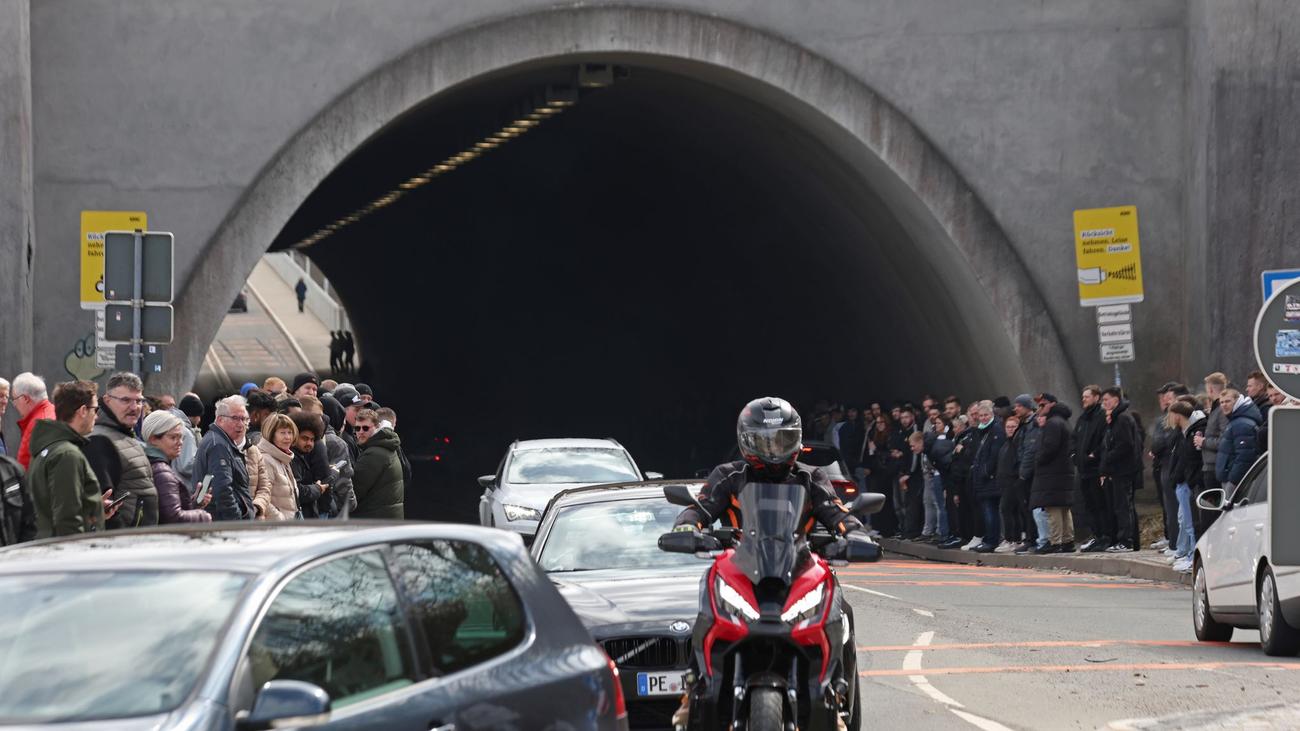 Car-Freitag: Tunerszene trifft sich im Harz - Polizei kontrolliert