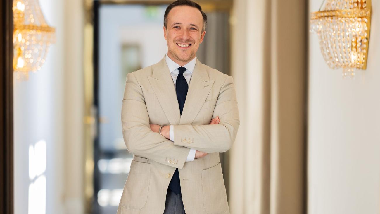 Modesünde?: Joe Laschet: Jogginghosen am Flughafen sind respektlos