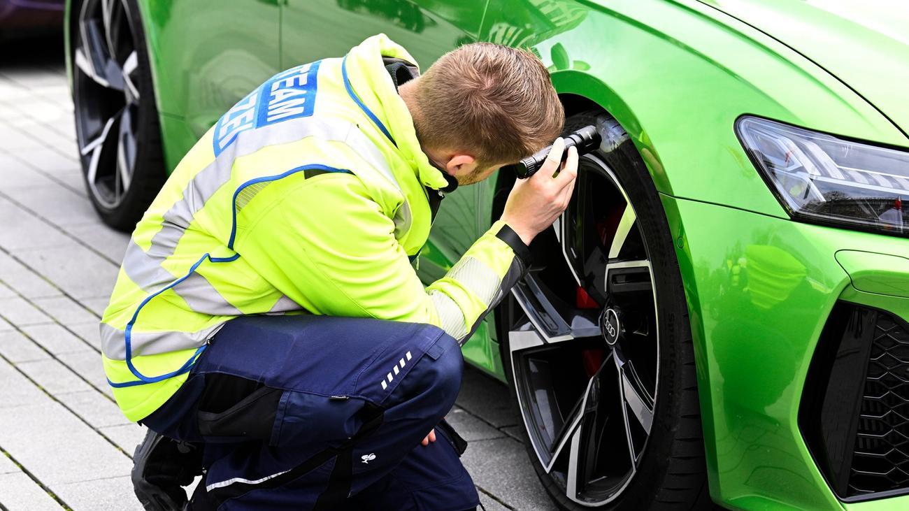 Treffen der Autotuning-Szene: Landesweite Kontrollen zum "Car-Freitag" in NRW