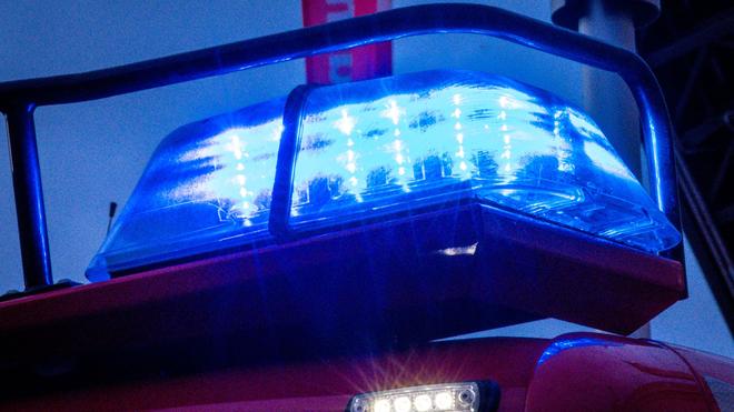 Brände: Die Feuerwehr verhindert die Ausbreitung des Brandes am Samstagnachmittag. (Symbolbild)