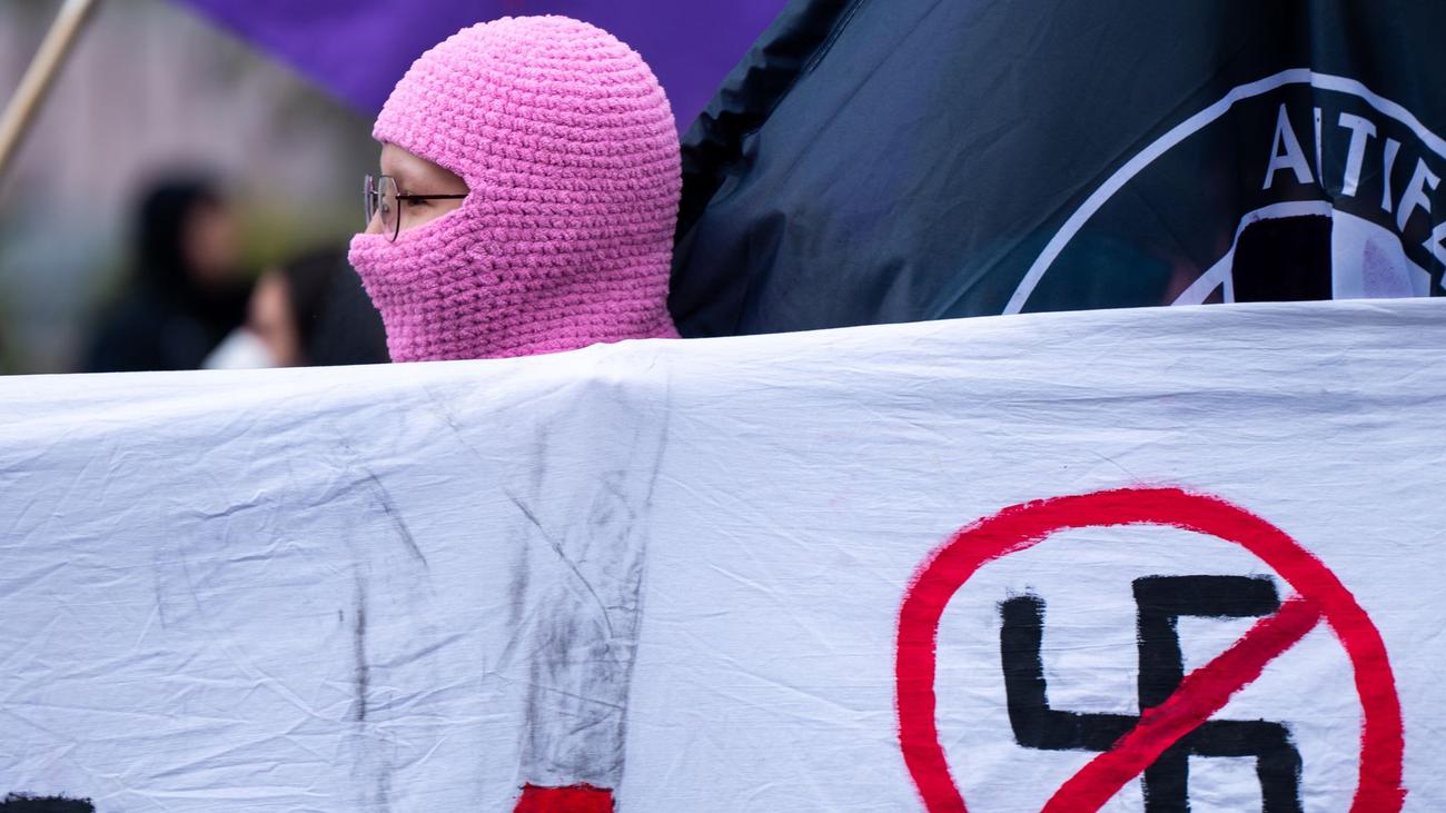 Demonstration: Hunderte demonstrieren nach Angriff mit Machete