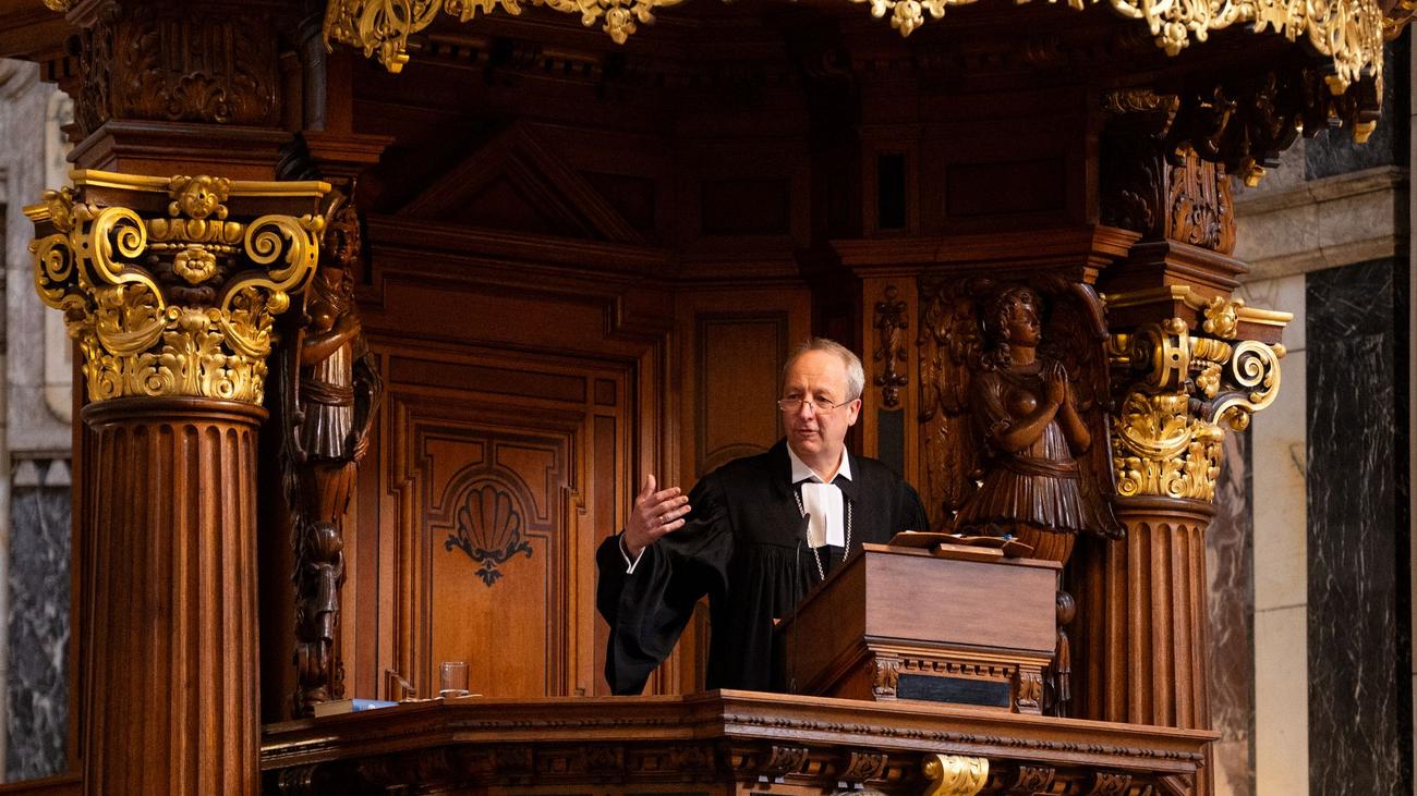 Botschaft zu Ostern: Osterpredigt: Kirche mahnt zu Frieden in schweren Zeiten