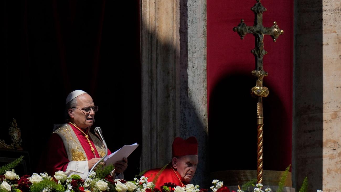 Vatikan: Papst feiert erstmals Ostermesse auf Petersplatz