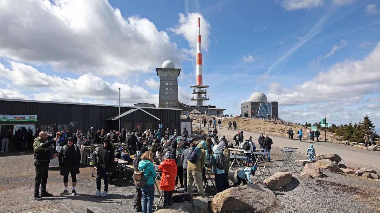 Freizeit: Aufstieg auf den Brocken beliebt bei Oster-Ausflüglern