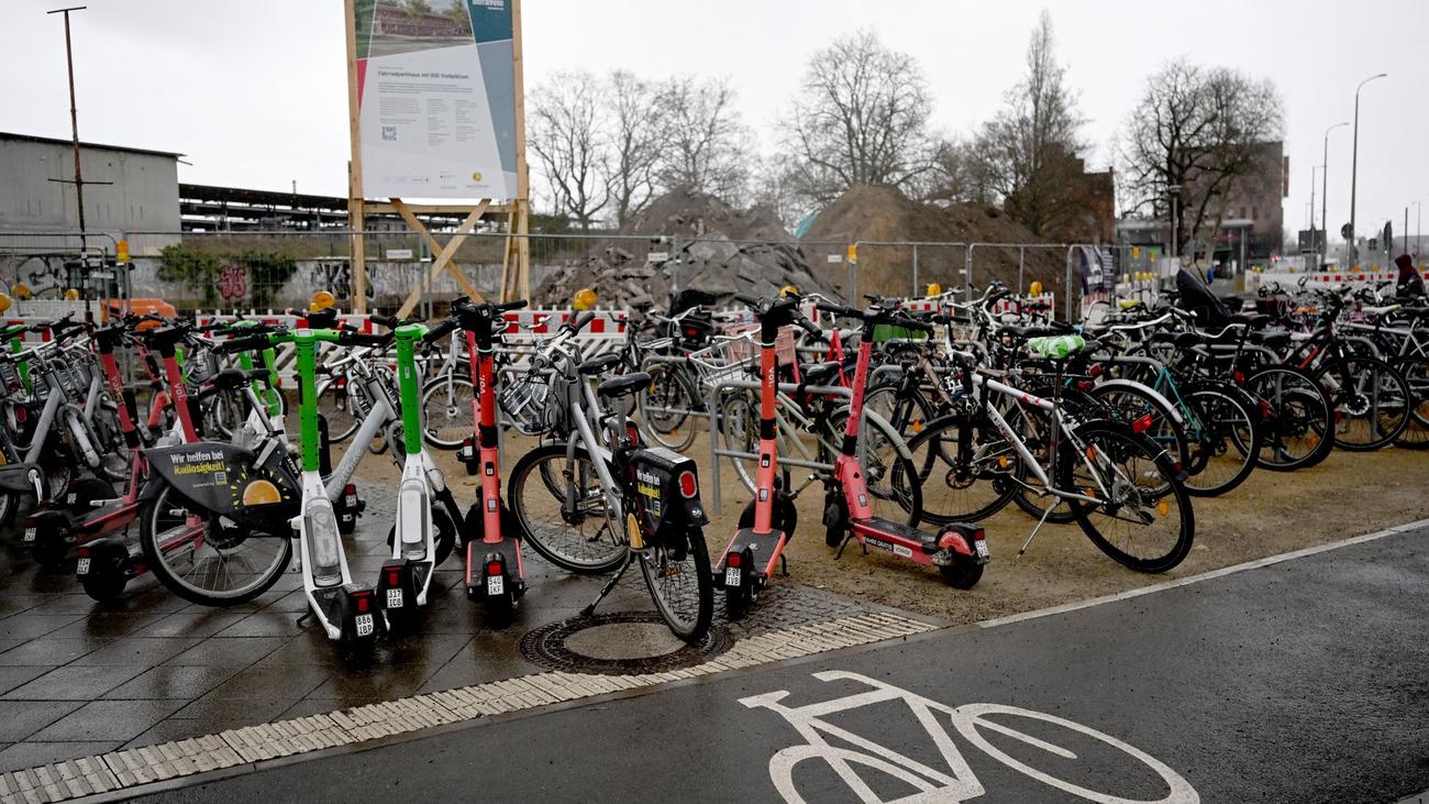 Radfahren in Berlin: Berlin bekommt Tausende neuer Fahrradstellplätze
