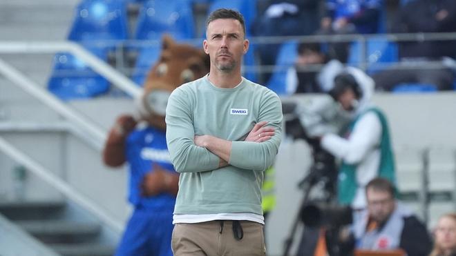 2. Fußball-Bundesliga: Christian Eichner wird den KSC einem Bericht zufolge vorzeitig verlassen. (Archivbild)