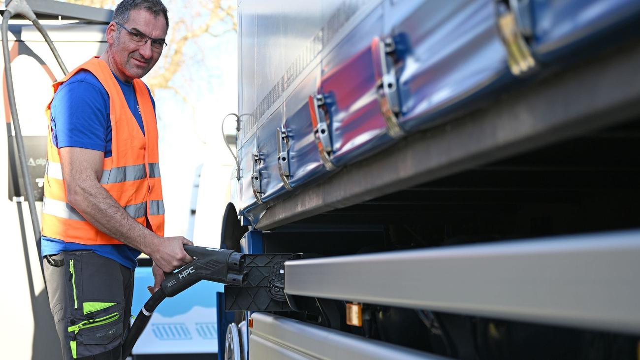 E-Lkw: Hohe Kosten und Lücken im Ladenetz bremsen E-Lkw in Sachsen