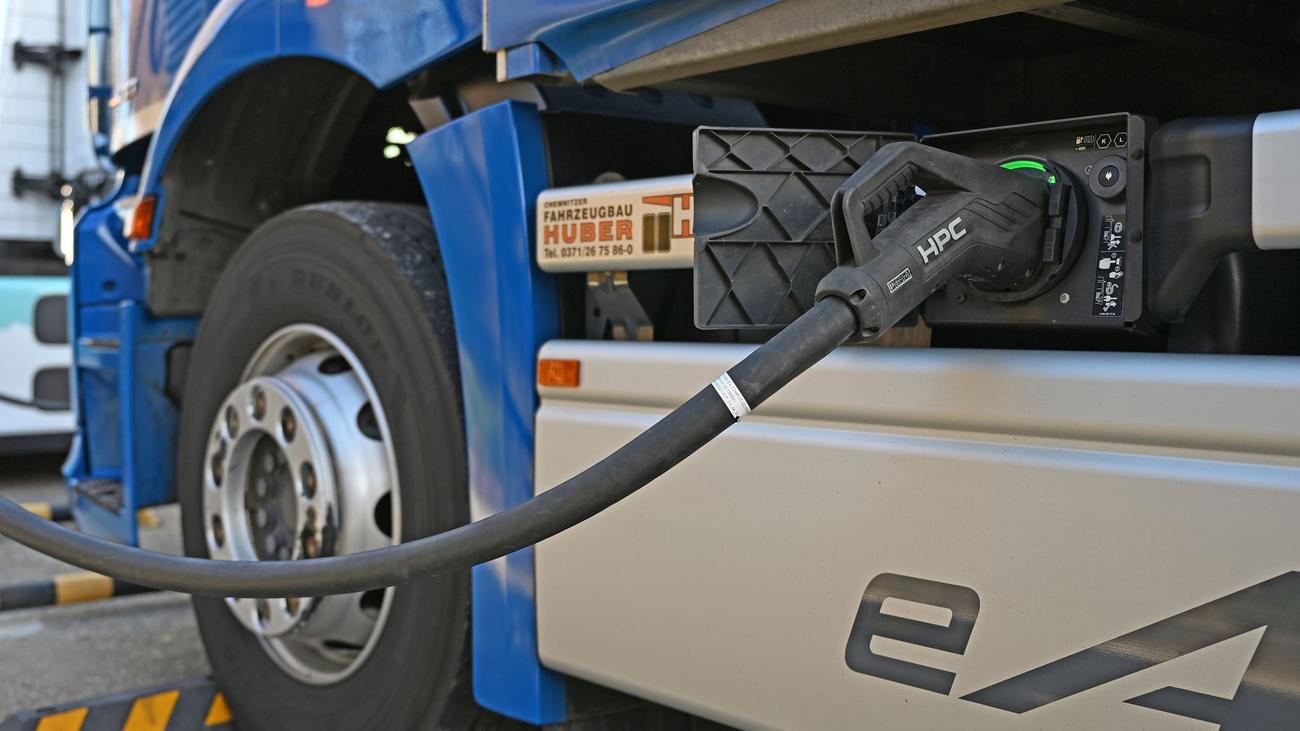 E-Lkw: Lkw-Ladenetz: Branche fordert mehr Tempo beim Ausbau