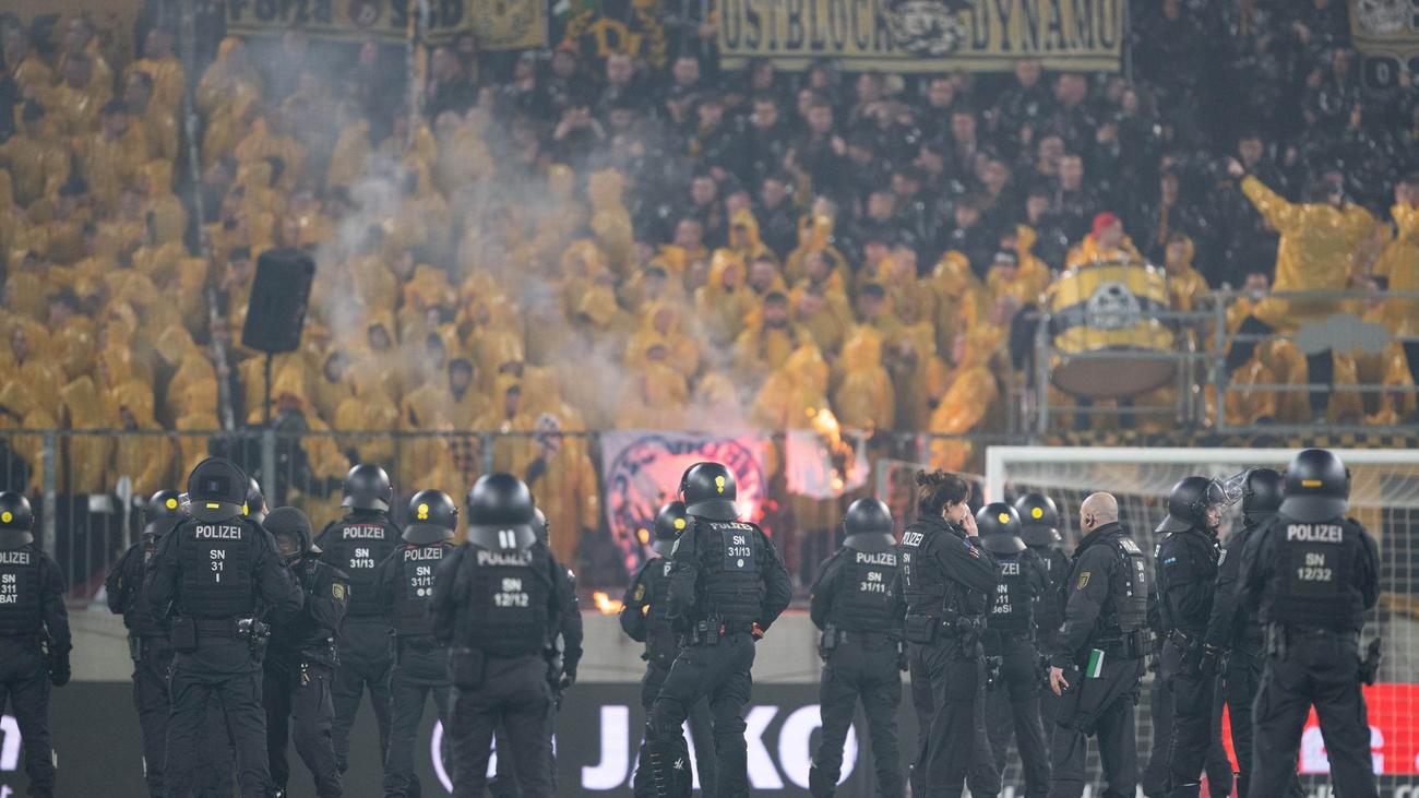 Krawalle beim Fußball: Nach Dresdner Fußball-Krawallen: Druck auf Vereine nimmt zu