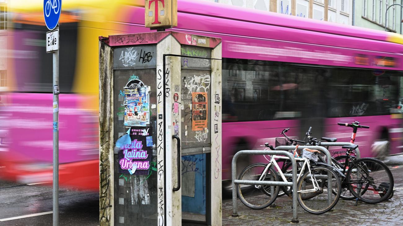 Elektroschrott am Wegesrand: Nach Kritik: Telekom hat Tübinger Telefonzellen abgebaut