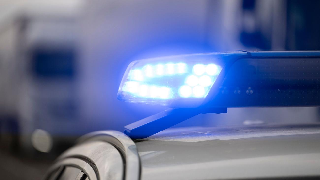 Verfolgungsfahrt: Teenager flüchtet und kollidiert mit Streifenwagen