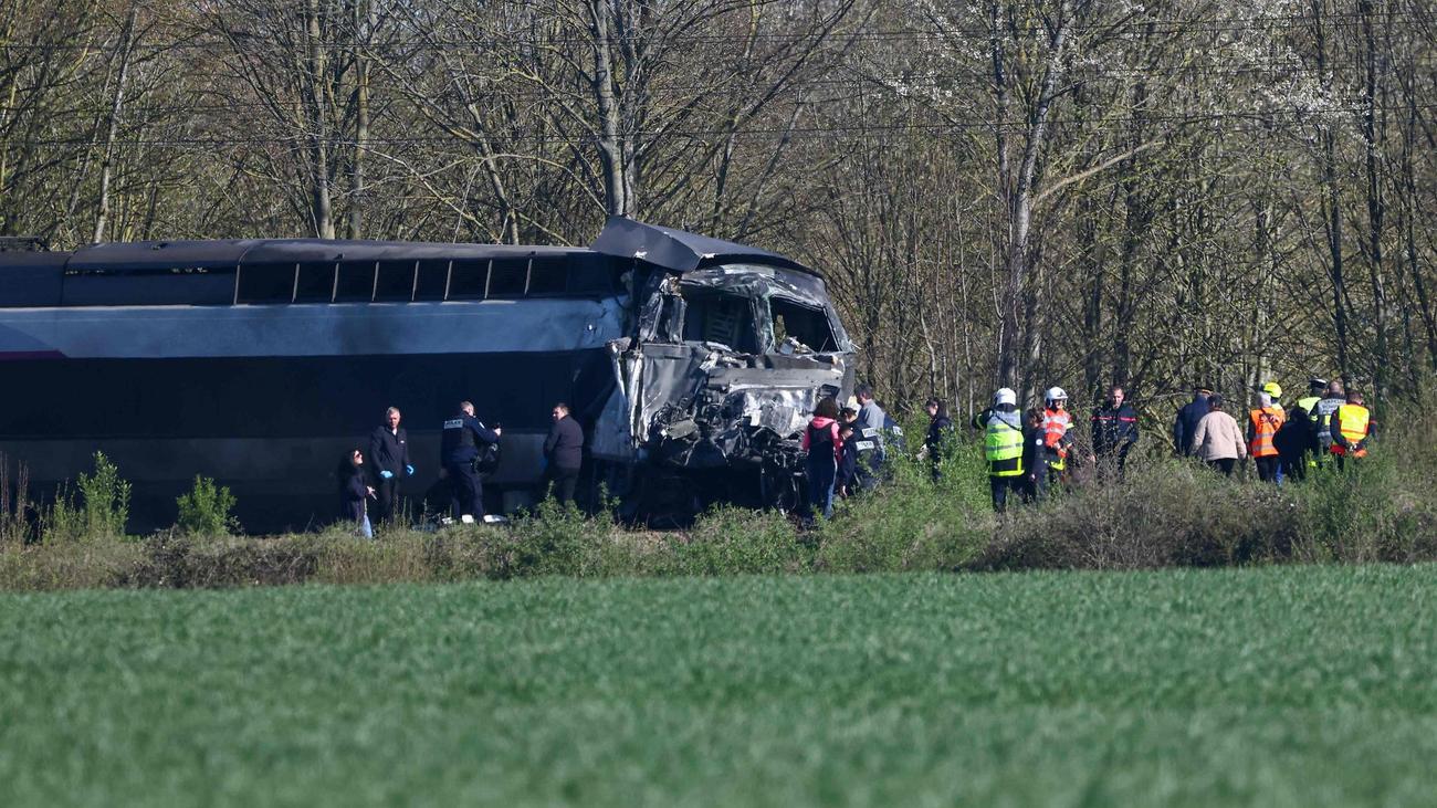 Armeetransport: TGV kracht in Nordfrankreich in Laster - Toter und Verletzte