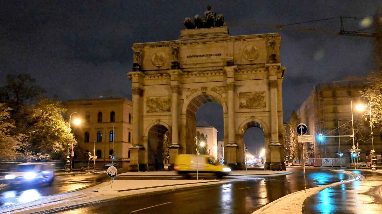 Wahlkampfaktion: Behörde verhängt Bußgeld für Habeck-Projektion am Siegestor